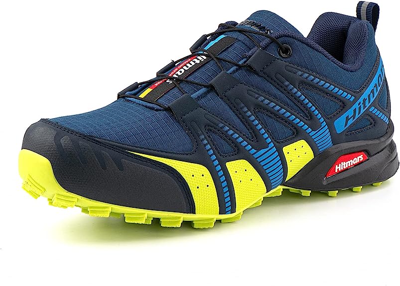 Zapatillas running de color azul y amarillas idóneas para realizar ejercicios para adelgazar